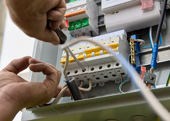 Installazione di impianti elettrici di Elettrotecnica Finoli Verona